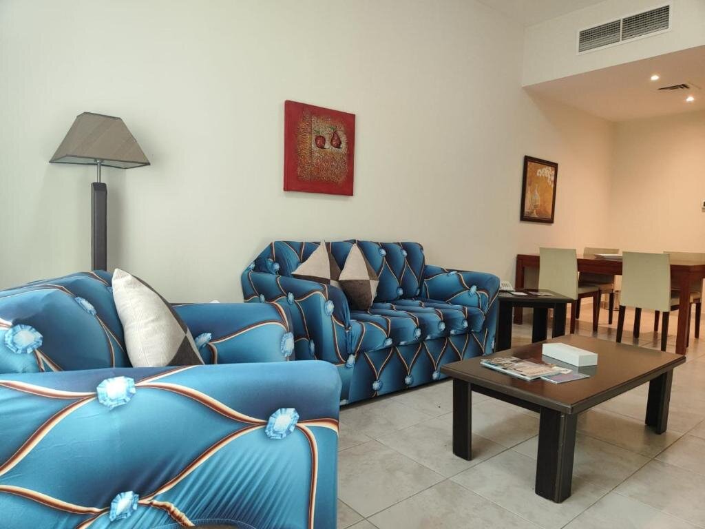 Апартаменты с 3 комнатами Al Raya Hotel Apartments