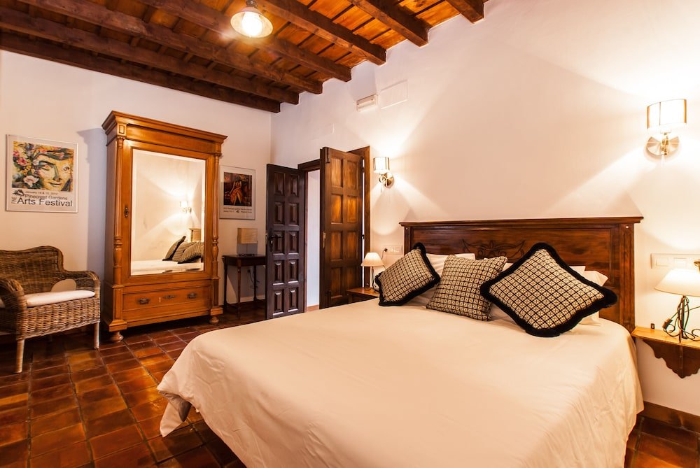 Superior Double room with balcony El Secreto del Olivo