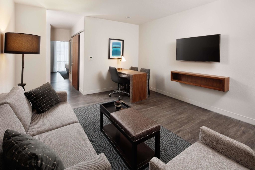Двухместный номер Premium Embassy Suites Amarillo Downtown