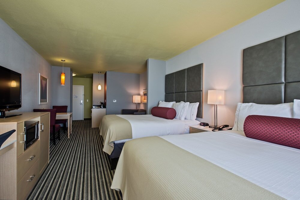 Suite cuádruple Holiday Inn Express Hotel & Suites, Carlisle-Harrisburg Area, an IHG Hotel