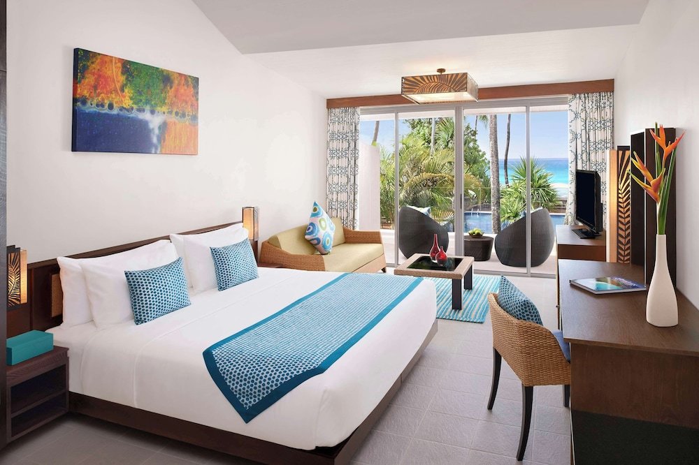 Номер Standard с балконом и с видом на океан Avani Barbarons Seychelles Resort