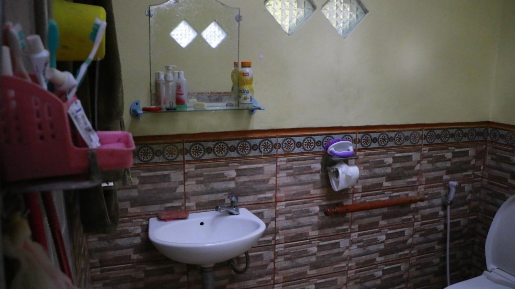 Кровать в общем номере Omah Kemiri 6 Yogyakarta