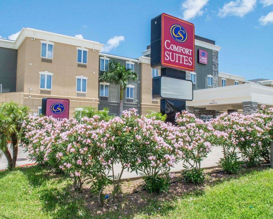 Standard room Comfort Suites Near Texas A&M Corpus Christi