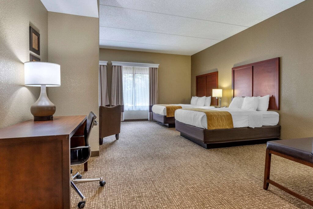 Четырёхместный люкс Comfort Inn & Suites Mocksville I-40