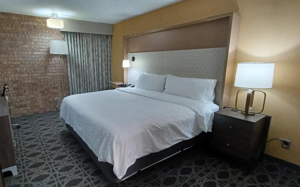 Standard room Holiday Inn