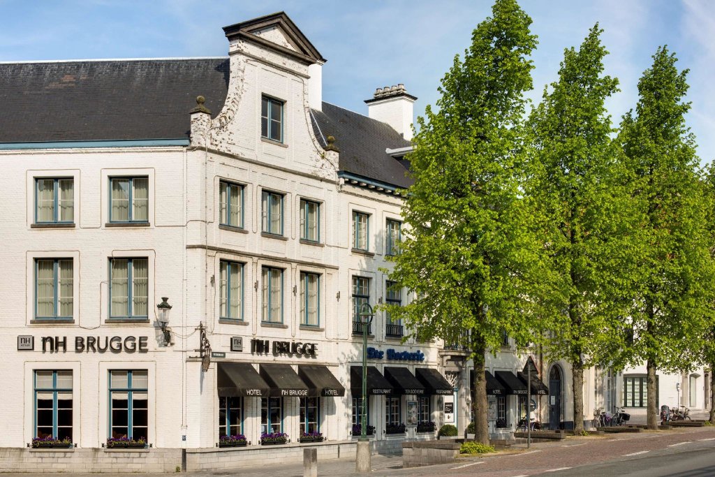 Четырёхместный семейный номер Standard NH Brugge Hotel