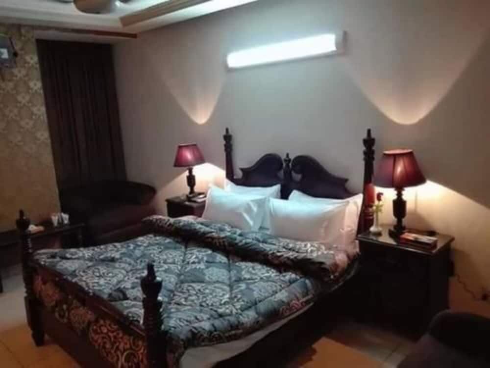 Standard room Ashiana Hotel Lahore®