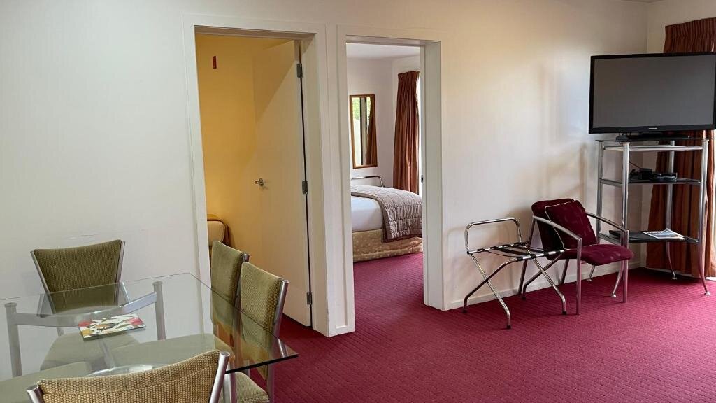 Апартаменты с 2 комнатами Chantillys Motor Lodge