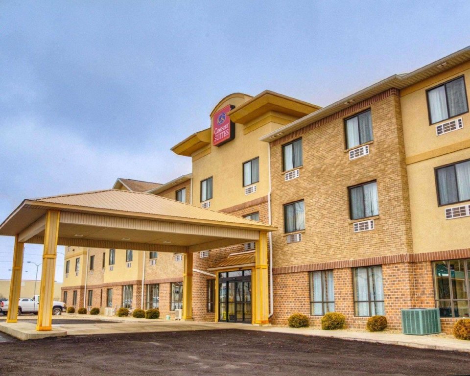 Suite Comfort Suites Plymouth near US-30