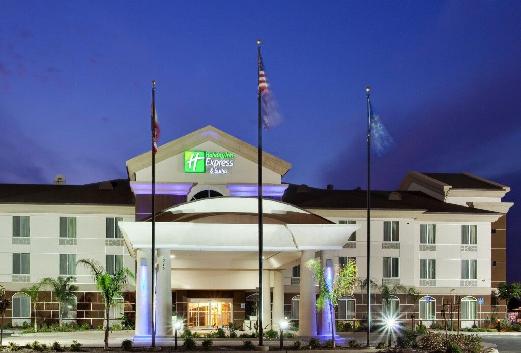 Двухместный люкс Holiday Inn Express Hotel & Suites Dinuba West, an IHG Hotel