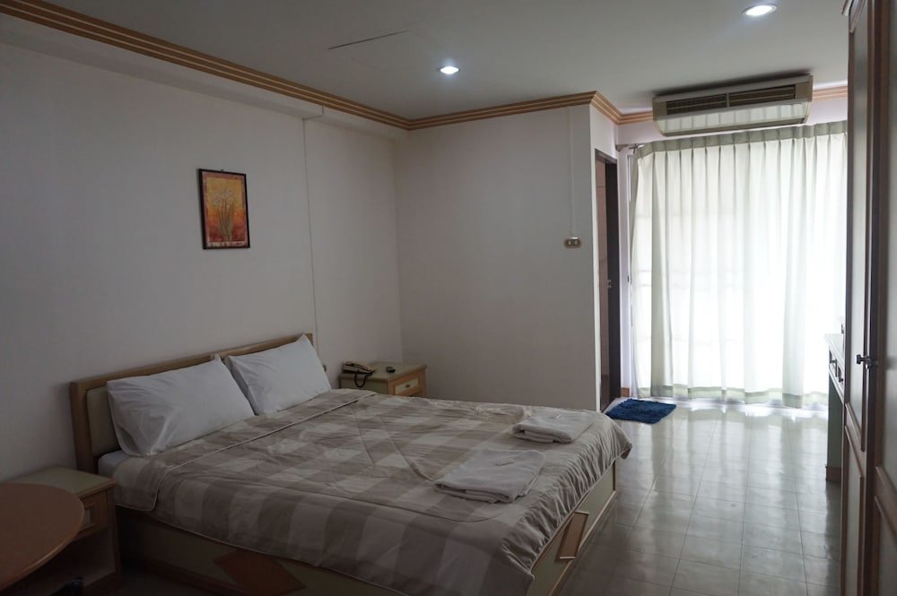 Supérieure chambre avec balcon M In Korat Service Apartment