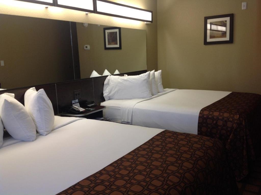 Двухместный номер Standard Microtel Inn & Suites by Wyndham Gonzales TX