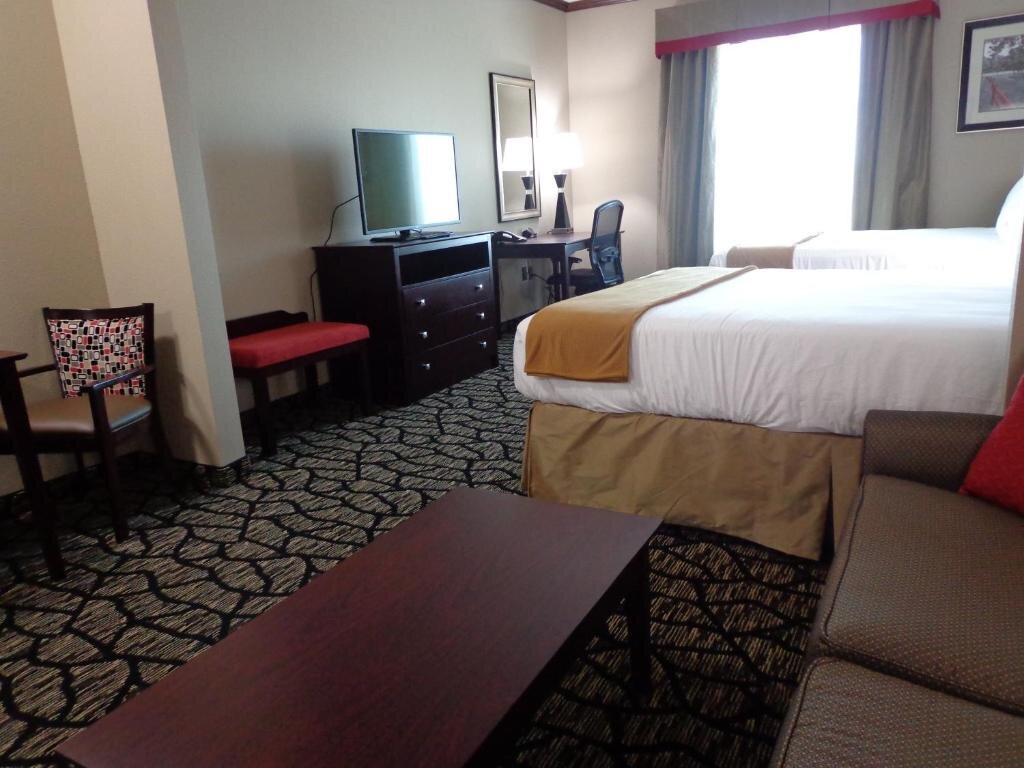 Люкс с 2 комнатами Holiday Inn Express and Suites Lubbock South, an IHG Hotel