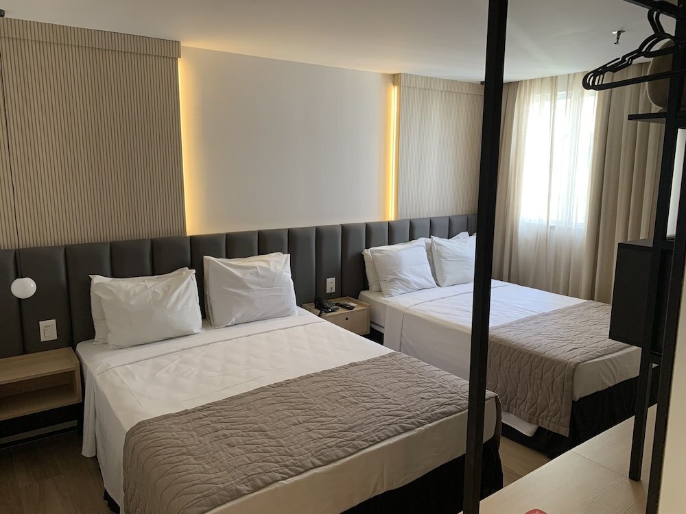 Четырёхместный номер Luxury Regency Copacabana Hotel