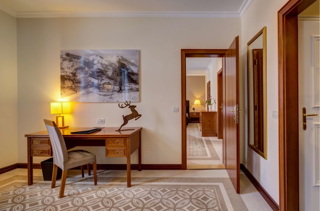 Deluxe Double room with mountain view Grand Hotel des Bains Kempinski