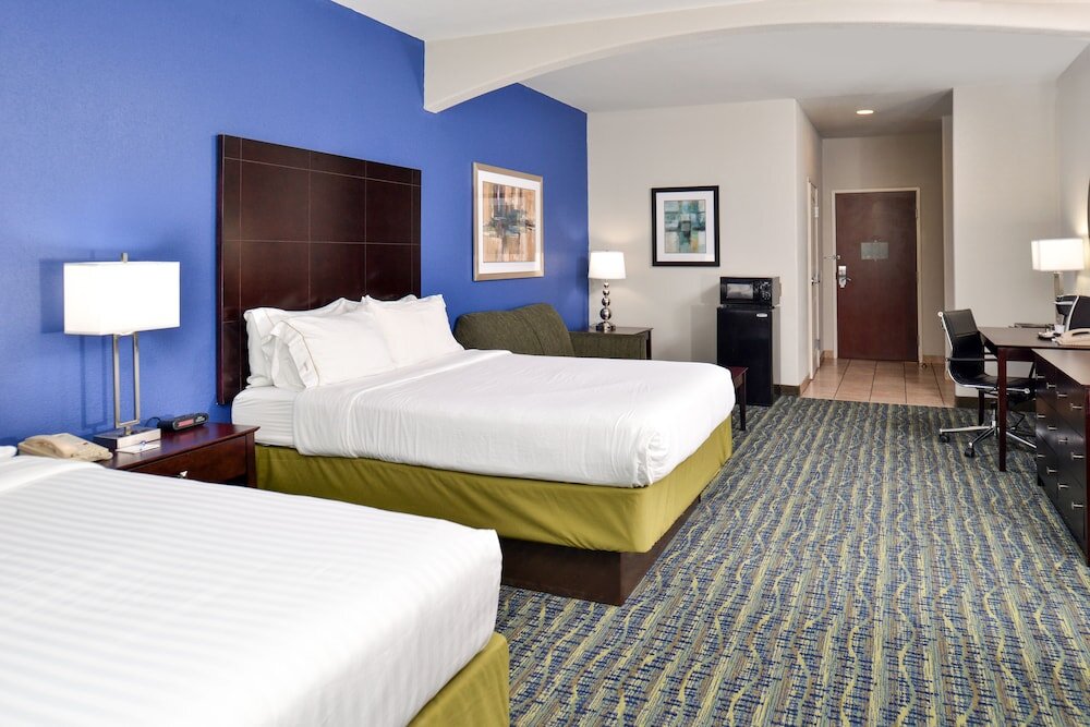 Suite 1 dormitorio Holiday Inn Express Hotel & Suites San Antonio, an IHG Hotel