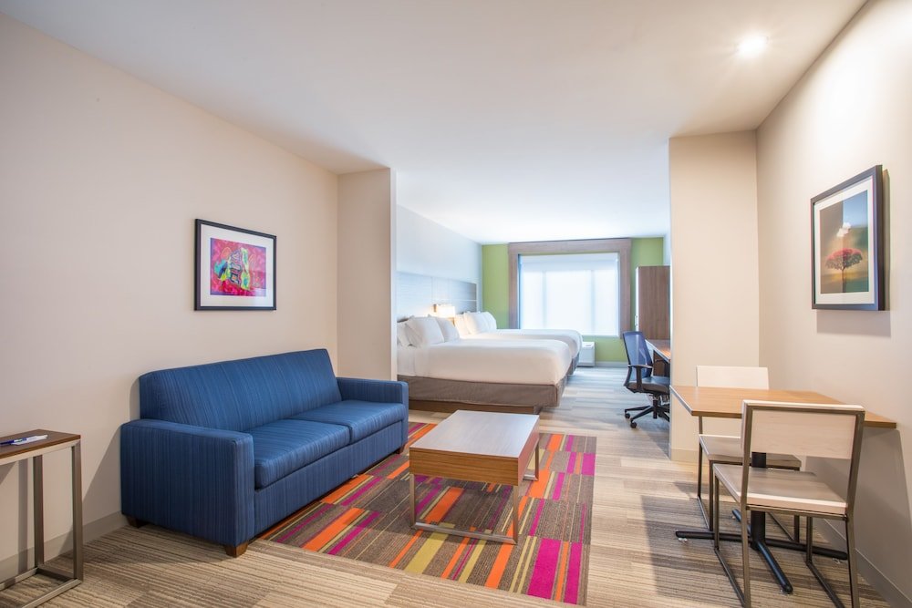 Quadruple Suite Holiday Inn Express & Suites Owings Mills-Baltimore Area, an IHG Hotel