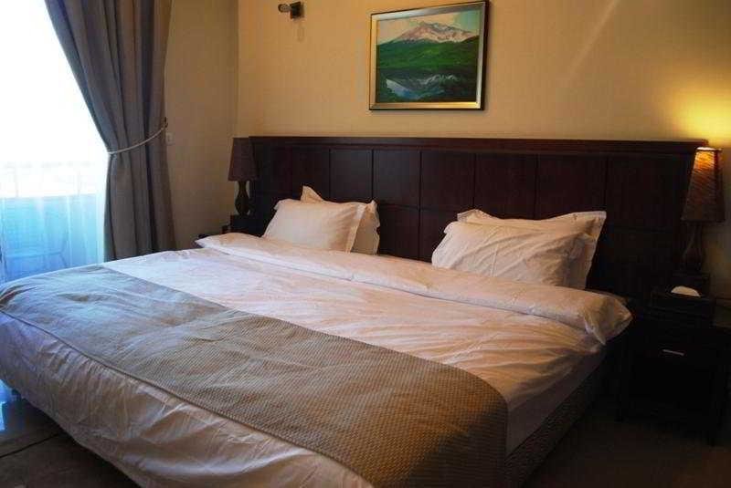 Standard room Midtown Hotel & Suites
