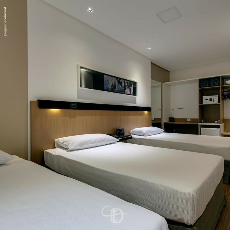 Standard Triple room Denali Hotel
