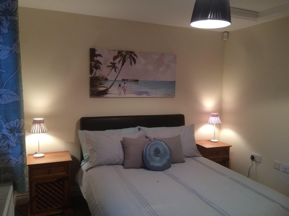 Cabaña Coastal Escape Deal - 2 Bedroom House at Kent Escapes Short Lets & Serviced Accommodation Kent, Wifi