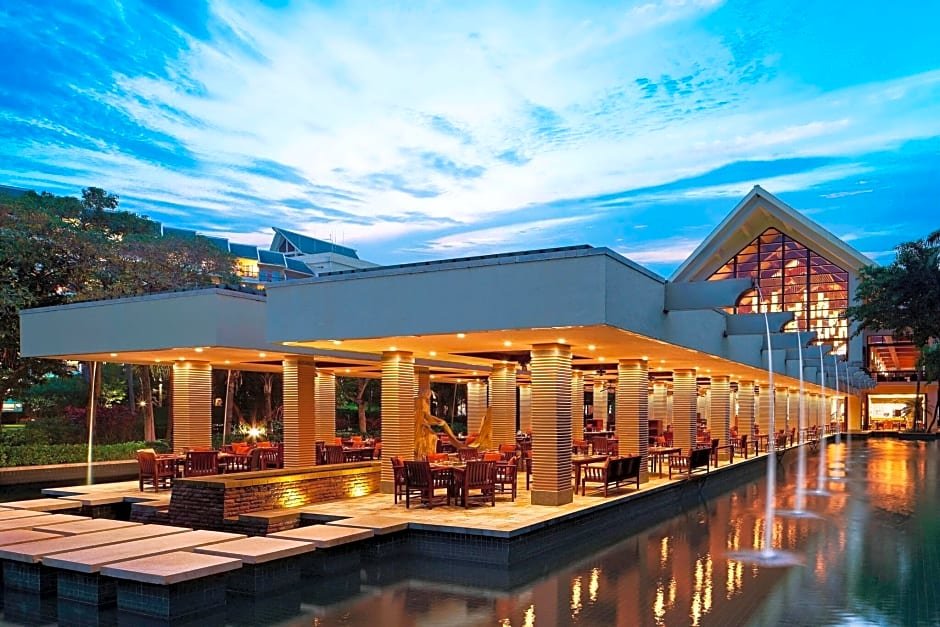 Четырёхместный номер Superior с видом на сад Sheraton Sanya Yalong Bay Resort