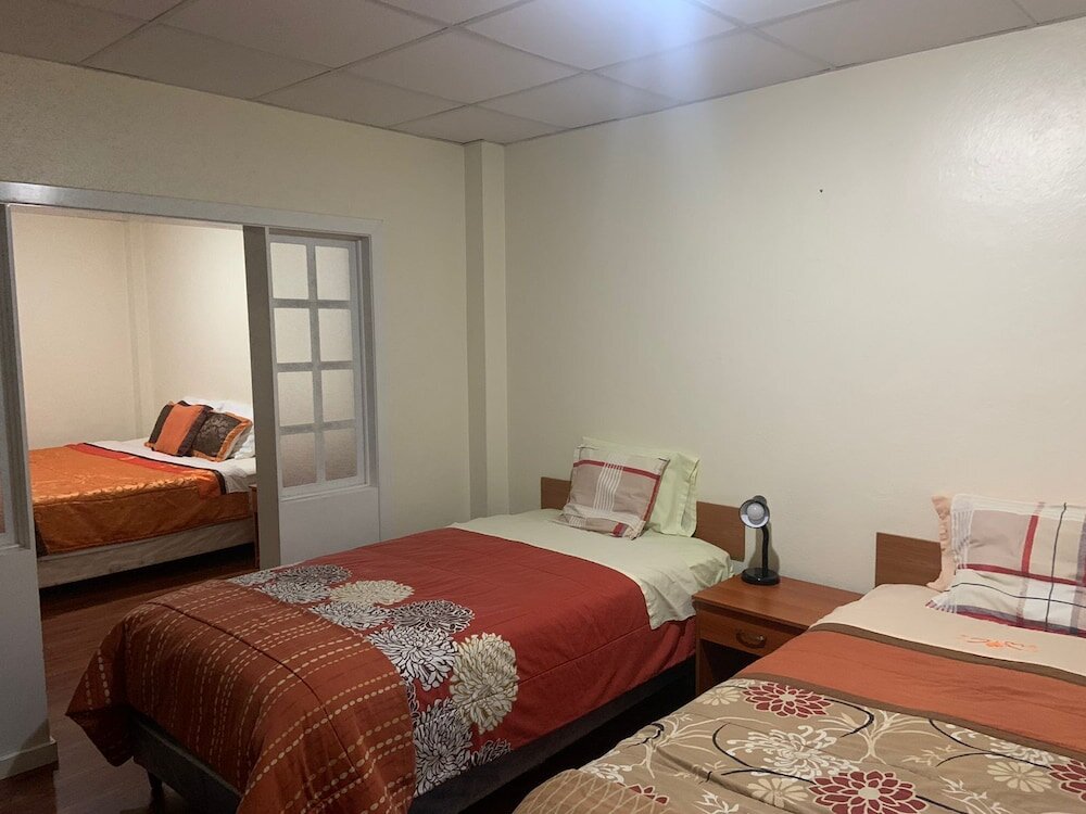 Standard Dreier Familie Zimmer 3 Zimmer Hostal Mariscal Inn & Suites