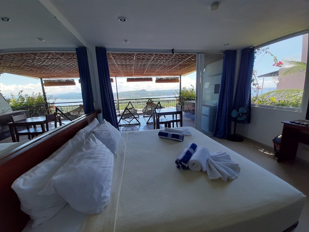 Deluxe Double room with ocean view Bohol Vantage Resort