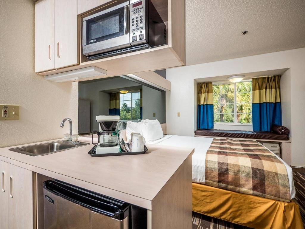 Люкс Microtel Inn & Suites by Wyndham Palm Coast I-95
