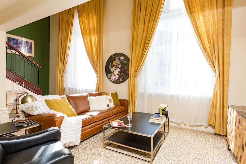 Luxury Apartment OGB Suites