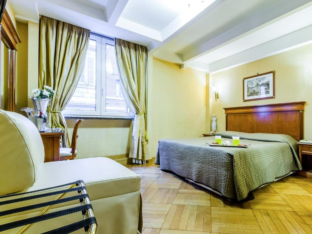 Трёхместный номер Standard Luxury Rooms H 2000 Roma