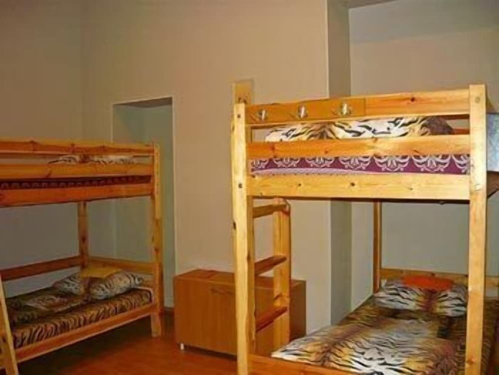 Кровать в общем номере Хостел «Тигр»