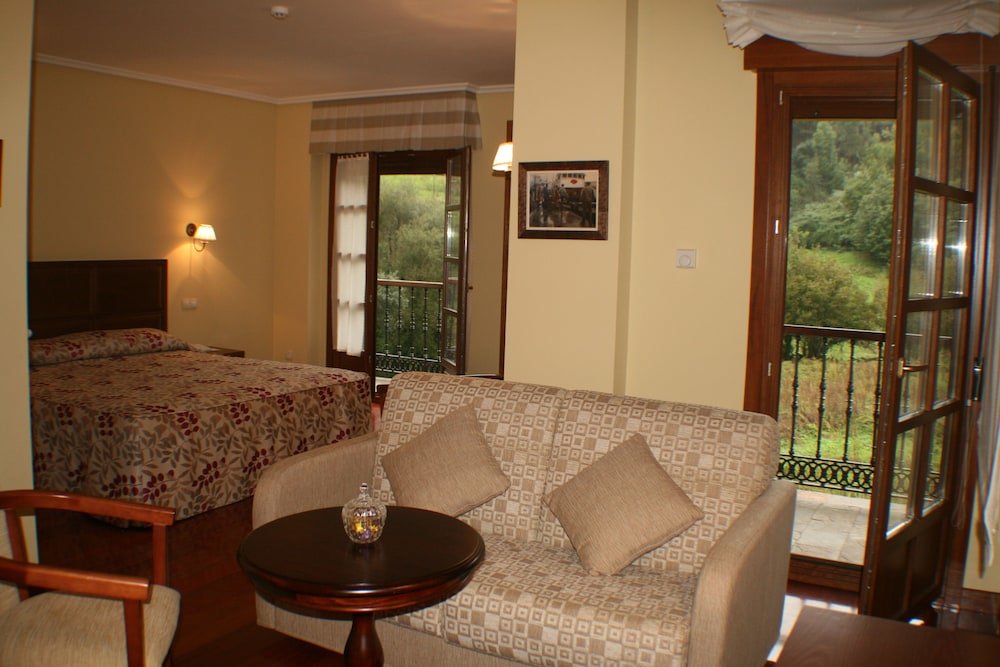 Junior Suite with balcony Hotel Valle Las Luiñas