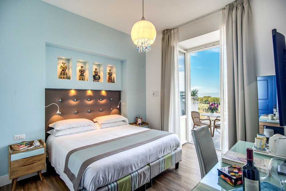 Deluxe Double room with balcony and with sea view Relais Palazzo del Barone