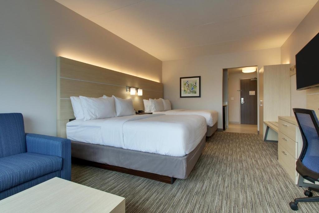 Suite quadrupla Holiday Inn Express & Suites - Elizabethtown North, an IHG Hotel