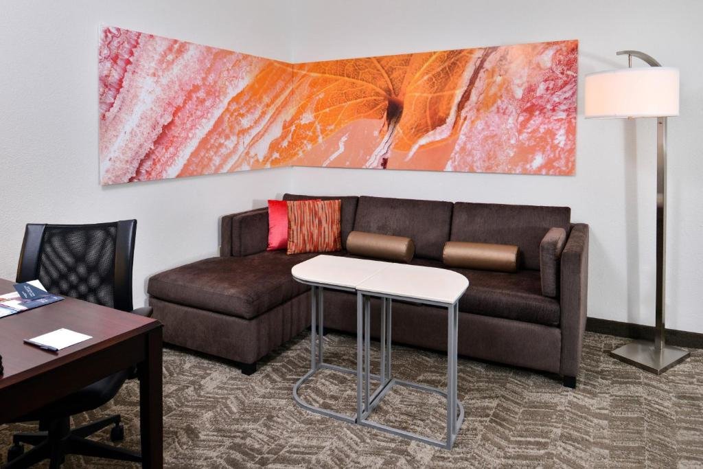 Четырёхместный люкс SpringHill Suites by Marriott Oklahoma City Airport