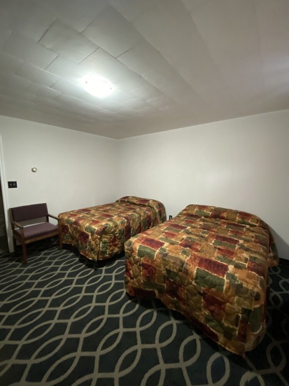 Standard Quadruple room Mindemoya Motel