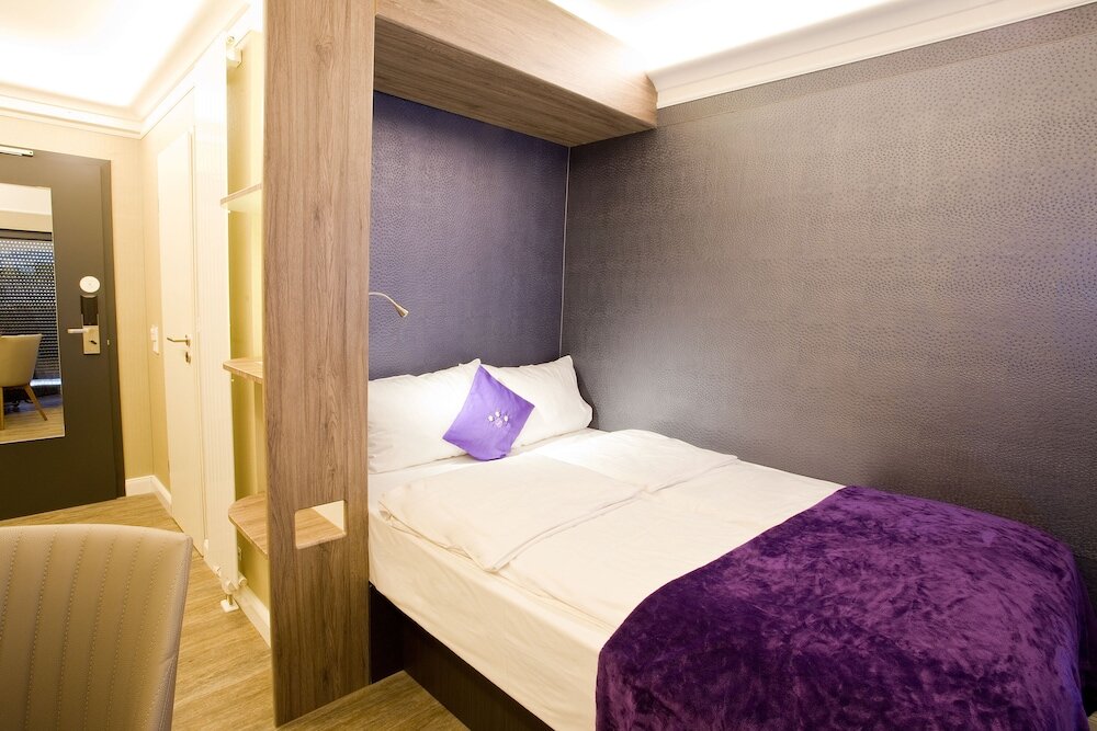 Economy Double room with balcony stays design Hotel Dortmund