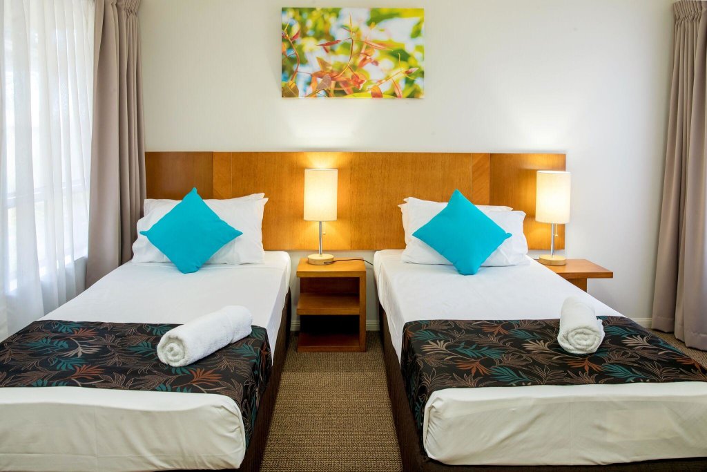 Апартаменты с 3 комнатами The Lakes Resort Cairns