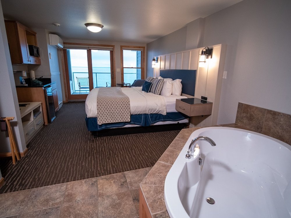 Suite 1 dormitorio con vista al lago Beacon Pointe on Lake Superior