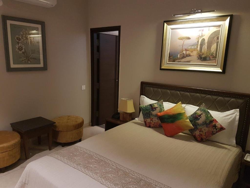 Двухместный номер Deluxe Hotel Kasauli Regency Stags Not Allowed