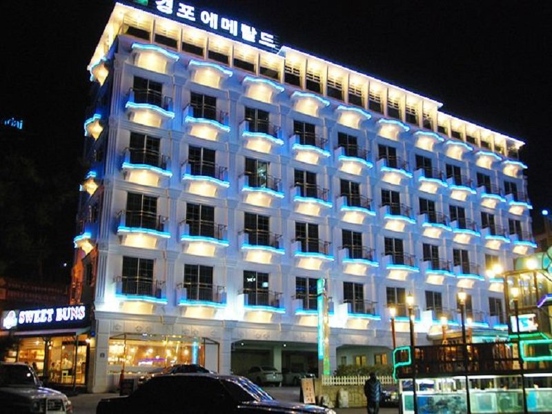 Deluxe room Gyeongpo Emerald Hotel