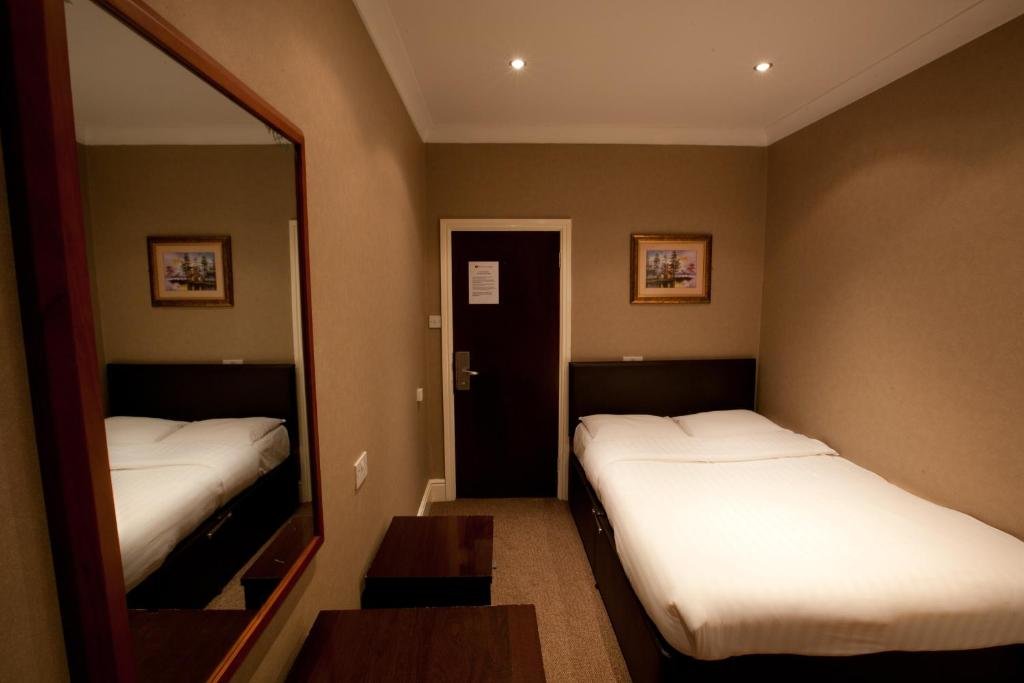 Двухместный номер Economy Newham Hotel