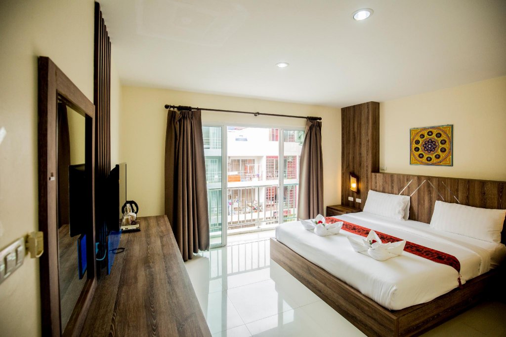 Deluxe Doppel Zimmer mit Balkon Cocoon Patong Hotel