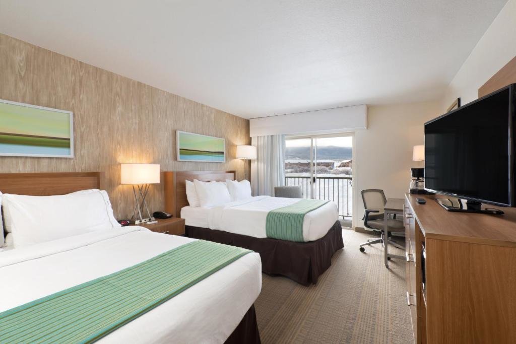 Standard Double room with balcony Holiday Inn Express Hotel & Suites Fraser Winter Park Area, an IHG Hotel