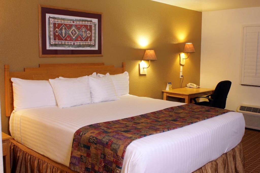 Двухместный номер Business с видом на бассейн Best Western Gold Canyon Inn & Suites