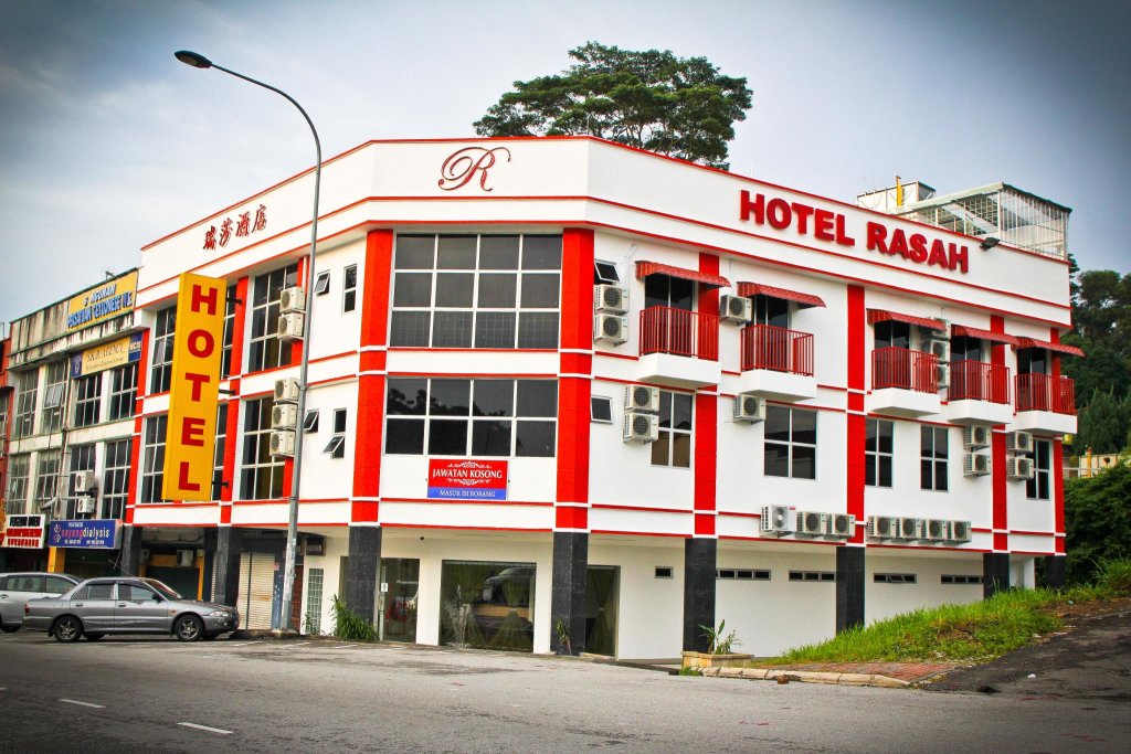 Кровать в общем номере Hotel Rasah Seremban