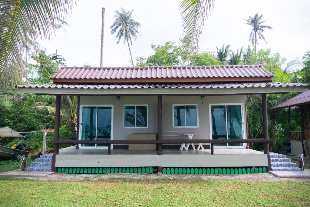 Deluxe room with water view I-Lay House Koh Kood
