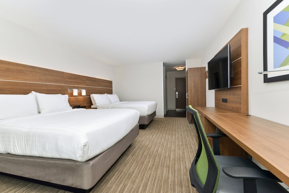 Четырёхместный номер Standard Holiday Inn Express & Suites Ogallala, an IHG Hotel