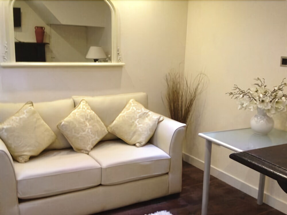 Annex at the Cedars 亨廷登