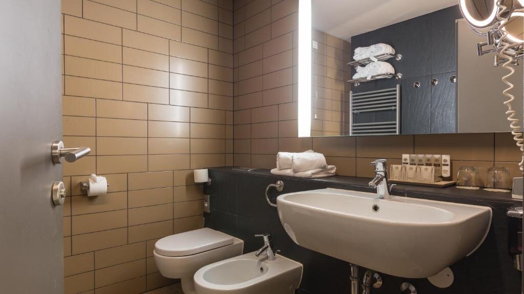 Standard Doppel Zimmer mit Poolblick Wellness Hotel Sotelia - Terme Olimia